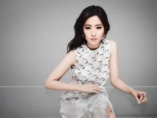 刘亦菲成为dior花蜜系列大中华区的形象大使