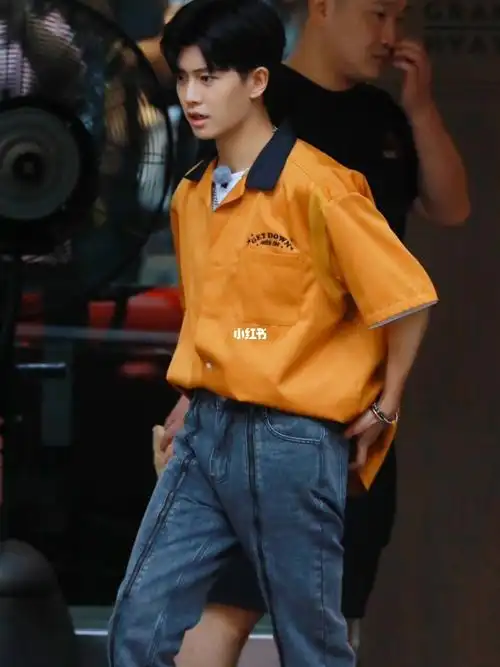 「任嘉伦」0914上班啦,今天是橙子味儿的哟_任嘉伦_橙子_任嘉伦嗨放派