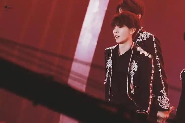 时代少年团top马嘉祺微博之夜红毯西装图舞台cut直拍舞台饭拍图更新