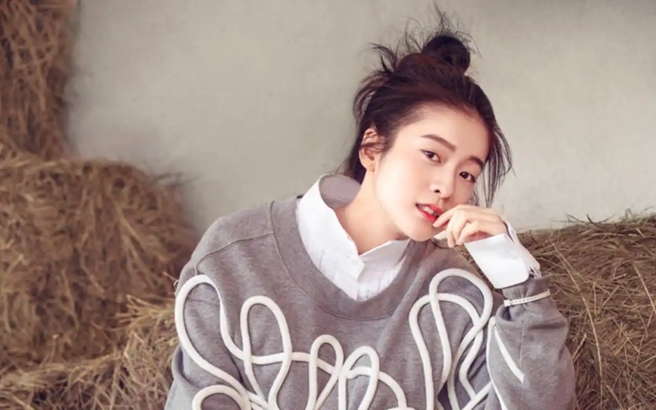 张雪迎时尚杂志写真桌面壁纸