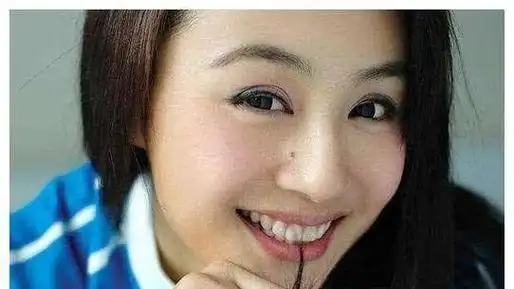 左下巴有痣的女明星,左下巴有痣的女名人-图片大观-奇异网