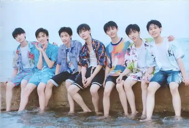 快乐家族连续十多年都没有加入,而丁程鑫却成为了快乐家族的第六人