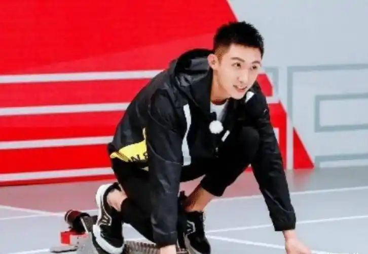 黄景瑜邓亚萍杨鸣同框最萌身高差太可爱粉丝真的超级期待了