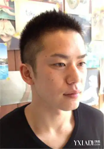 4款时尚男生圆平头发型简单造型展现你的魅力