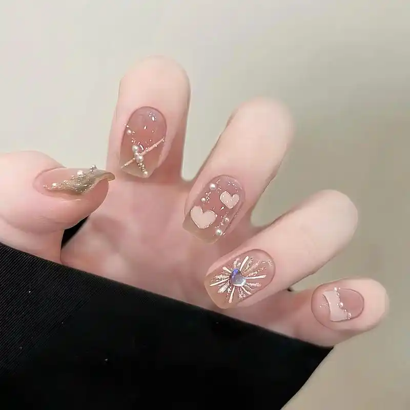 烟花爱心短款美甲夏天高级显白富家千金纯欲穿戴甲