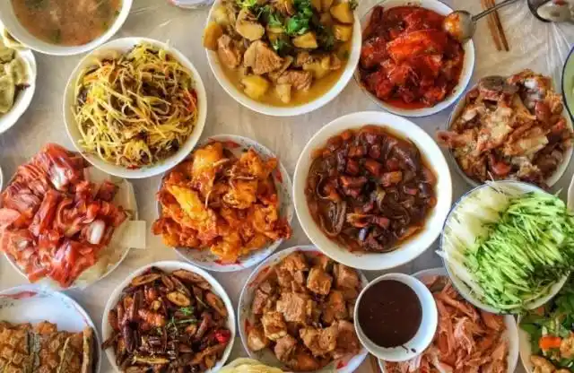第一次去东北过年看到我拍的年夜饭照片老妈留言亮了