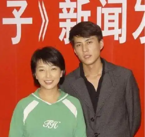 和高曙光闪婚,为孩子放弃同居5年靳东,午夜梦回时江珊后悔过吗