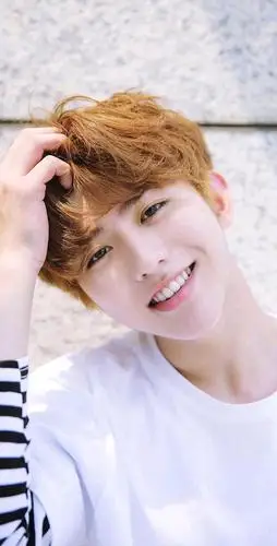 蔡徐坤,阳光帅气的大男孩