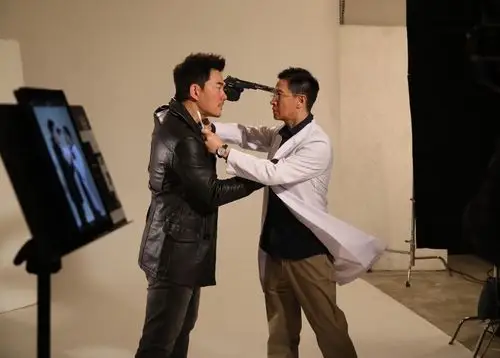 张家辉任贤齐拍打戏找外援:好有新鲜感