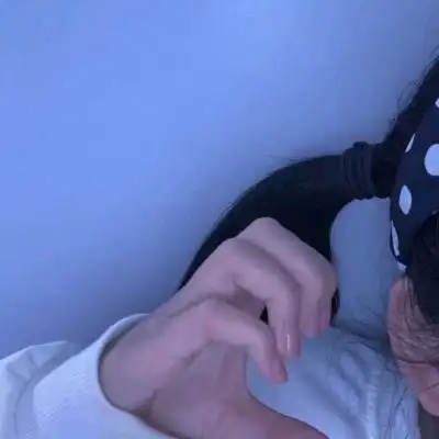 女生真人遮脸头像 看不到脸部