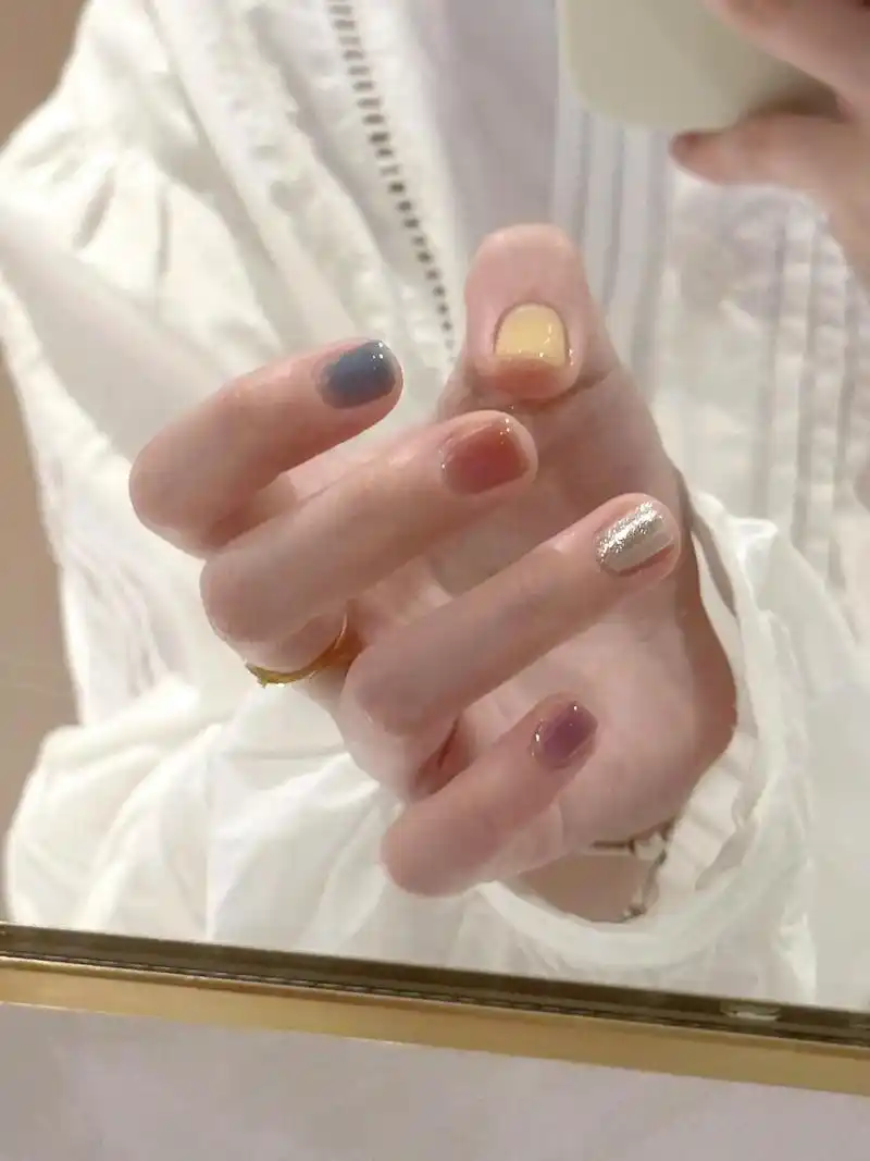 可可爱爱的春夏彩色搭配.#短指甲也可以这么美 #显白美甲 # - 抖音