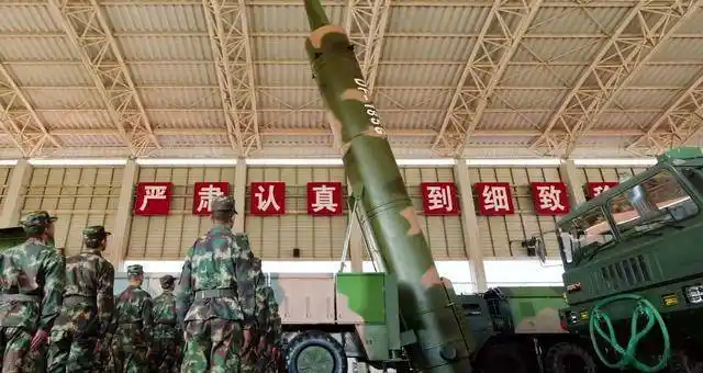 我们就见识到中国最具有杀伤力的王牌——df-49,df-185c,df185g等导弹