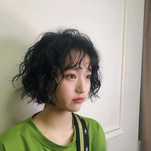 放弃大波浪吧2020年流行回头率超高的弹簧卷洋气还显脸小