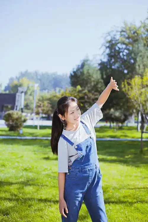 青春洋溢的13岁女孩