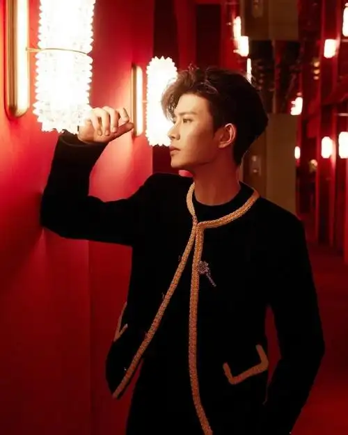 sleep(配图6-图9)    有ins账号的嘉人记得多多互动哦～    #任嘉伦