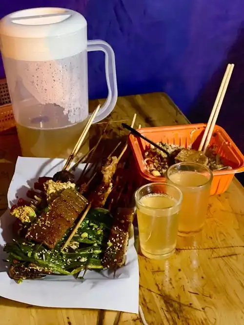 路边摊张姐烧烤煮啤酒简直是一绝啊