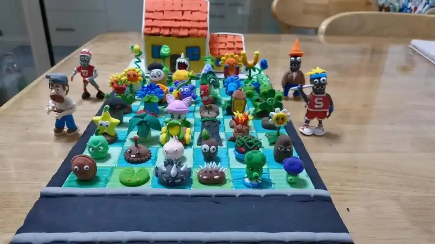 和女儿一起完成的粘土植物大战僵尸系列作品