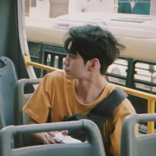 《请回答1988》金正峰和姜河那的慢综艺,憨憨三人行,看完太治愈