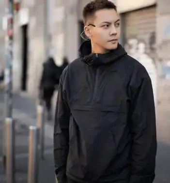 陈伟霆也跟上潮流尝试渣男锡纸烫的发型帅气又有个性