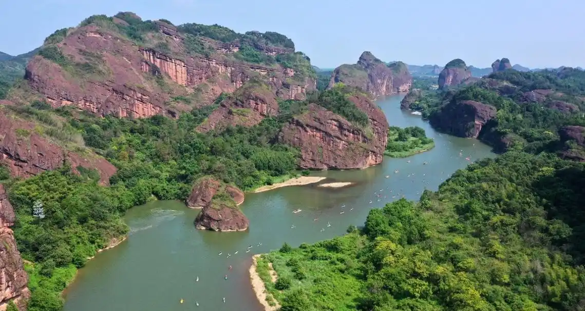 龙虎山景区:桨板选手们激情挥桨 竞逐泸溪河 - 中国日报网