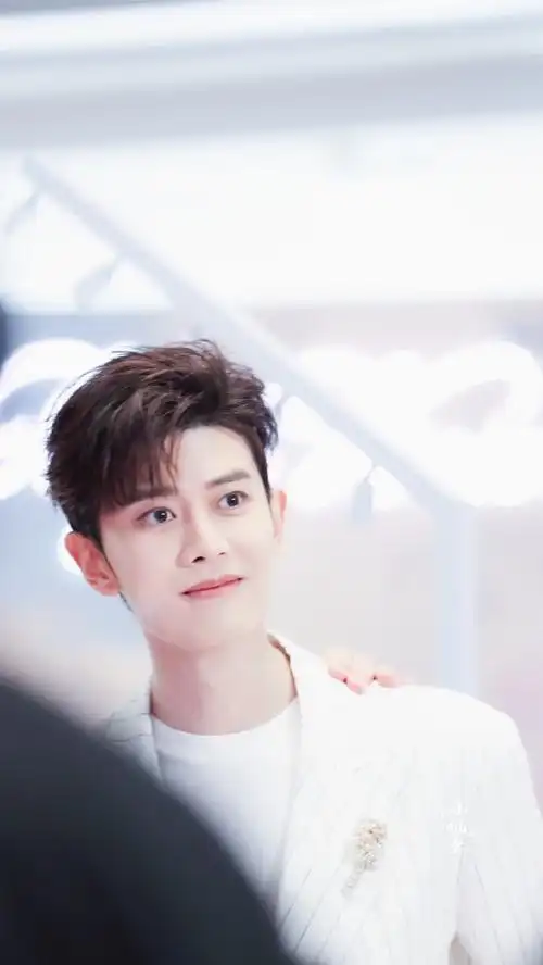 rogervivier品牌代言人任嘉伦##任嘉伦伍赓