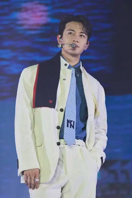 shinee珉豪以首次粉丝演唱会开启了新年,作为"全才"的步伐令人期待!