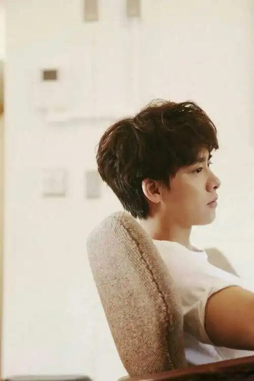 李易峰 拥有完美侧颜的男孩子