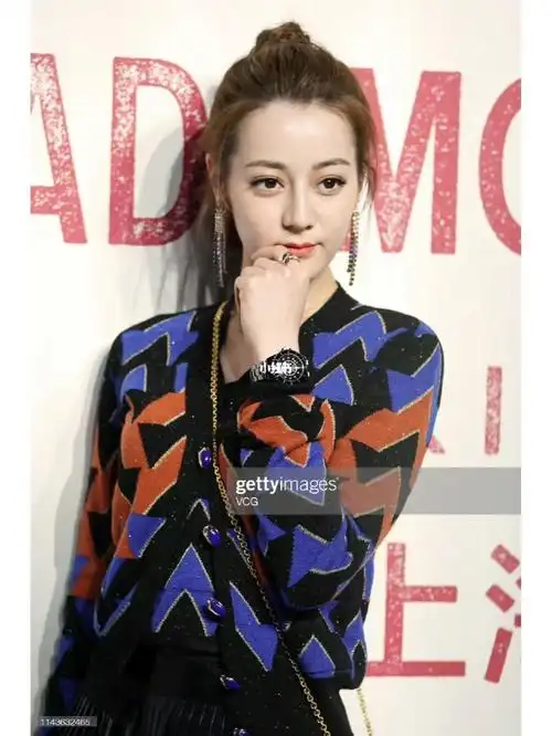 迪丽热巴早期生图