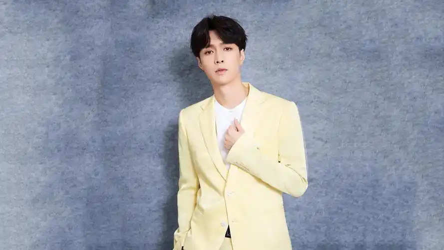 78m上传时间:2021-03-25壁纸标签:张艺兴壁纸封面图张艺兴壁纸于2021