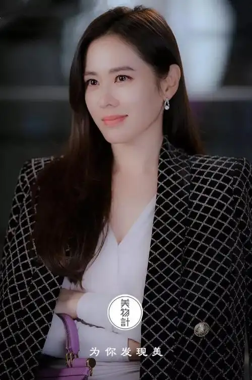 孙艺珍衬衫穿搭温柔瞬间(爱的迫降甜到不行)-图1