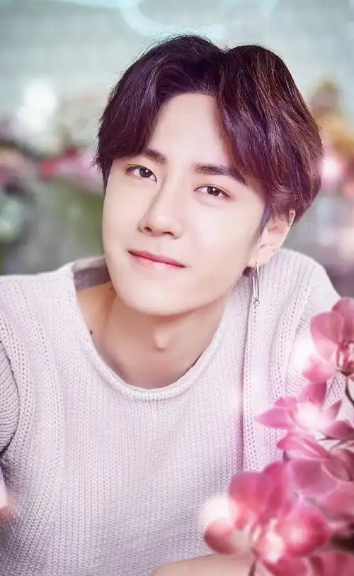 一博,这个神奇的男人可纯真 可霸气 可禁欲 可痞帅  可黑暗系 可高冷