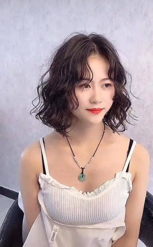 发型不论怎么烫,最美还是波波头烫发,百变时尚很经典_造型_女性_整体