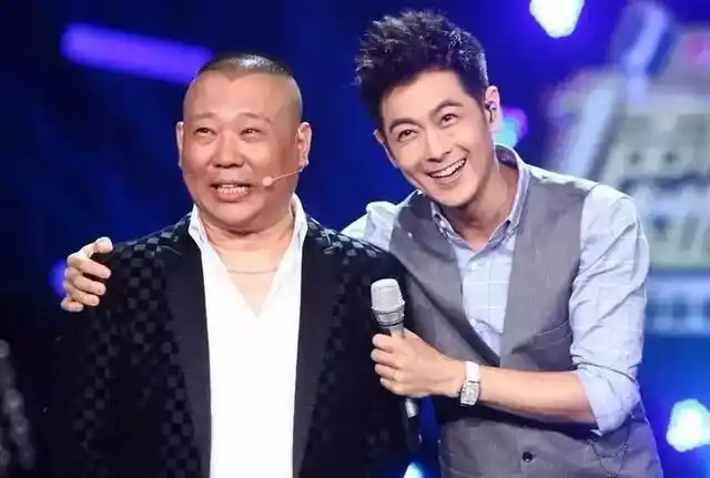 盘点同龄明星的对比照:有的颜值在线各有魅力,有的简直逆生长