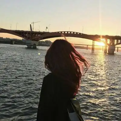 个性头像 >                 女人最适合的微信头像 相关标签 背影