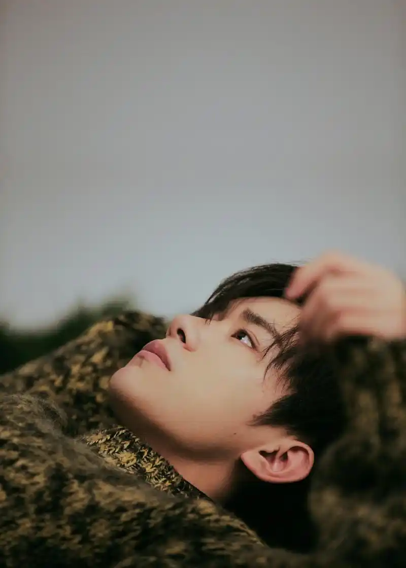 当你意识到你爱豆长大了系列,易烊千玺成熟高冷,腼腆梨涡少年!