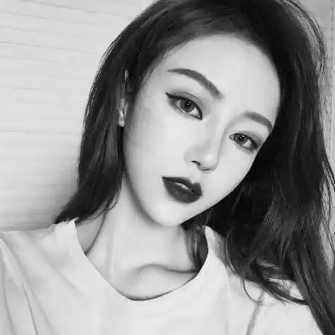 高冷霸气黑色系女生头像,甜的很正经人间理想少女