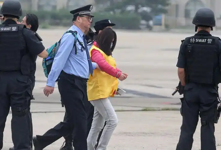 94名电信诈骗犯罪嫌疑人从欧洲押解回中国