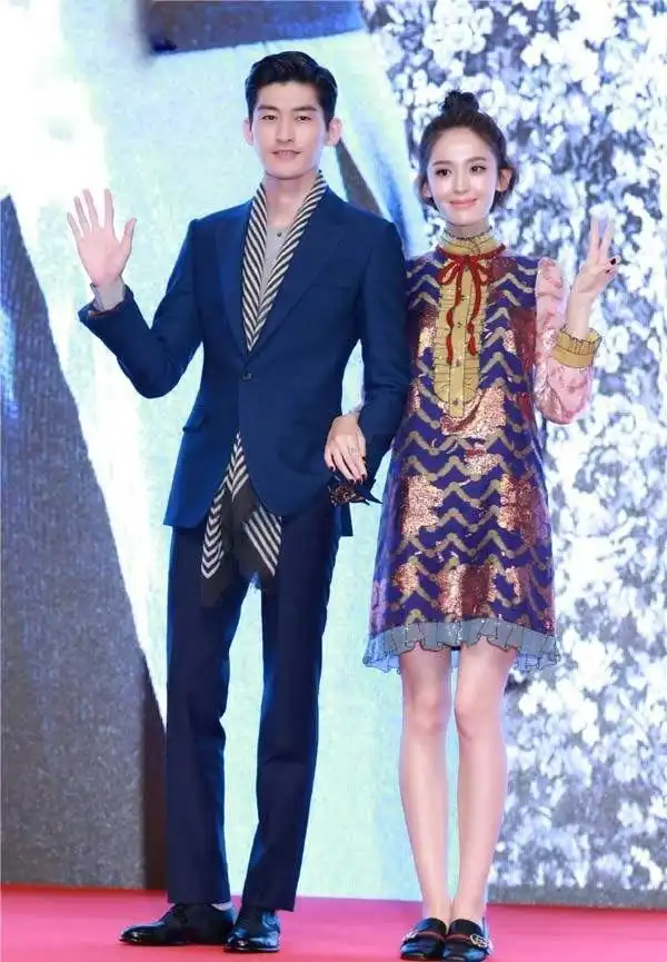 分手同框,胡歌偷看江疏影,张翰娜扎无交流,郝蕾避开邓超显尴尬