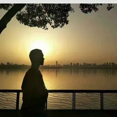 最火爆微信情侣头像一男一女 好看又低调的情侣头像