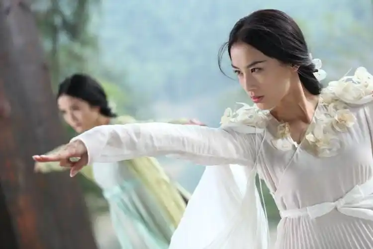 《白蛇传说》黄圣依