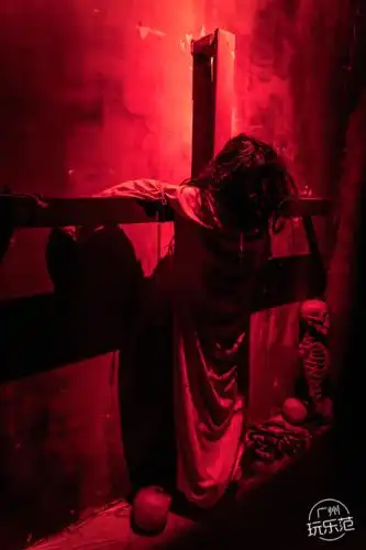 《广州6大热门密室推荐》,潜入水底湿身解谜,太刺激了!