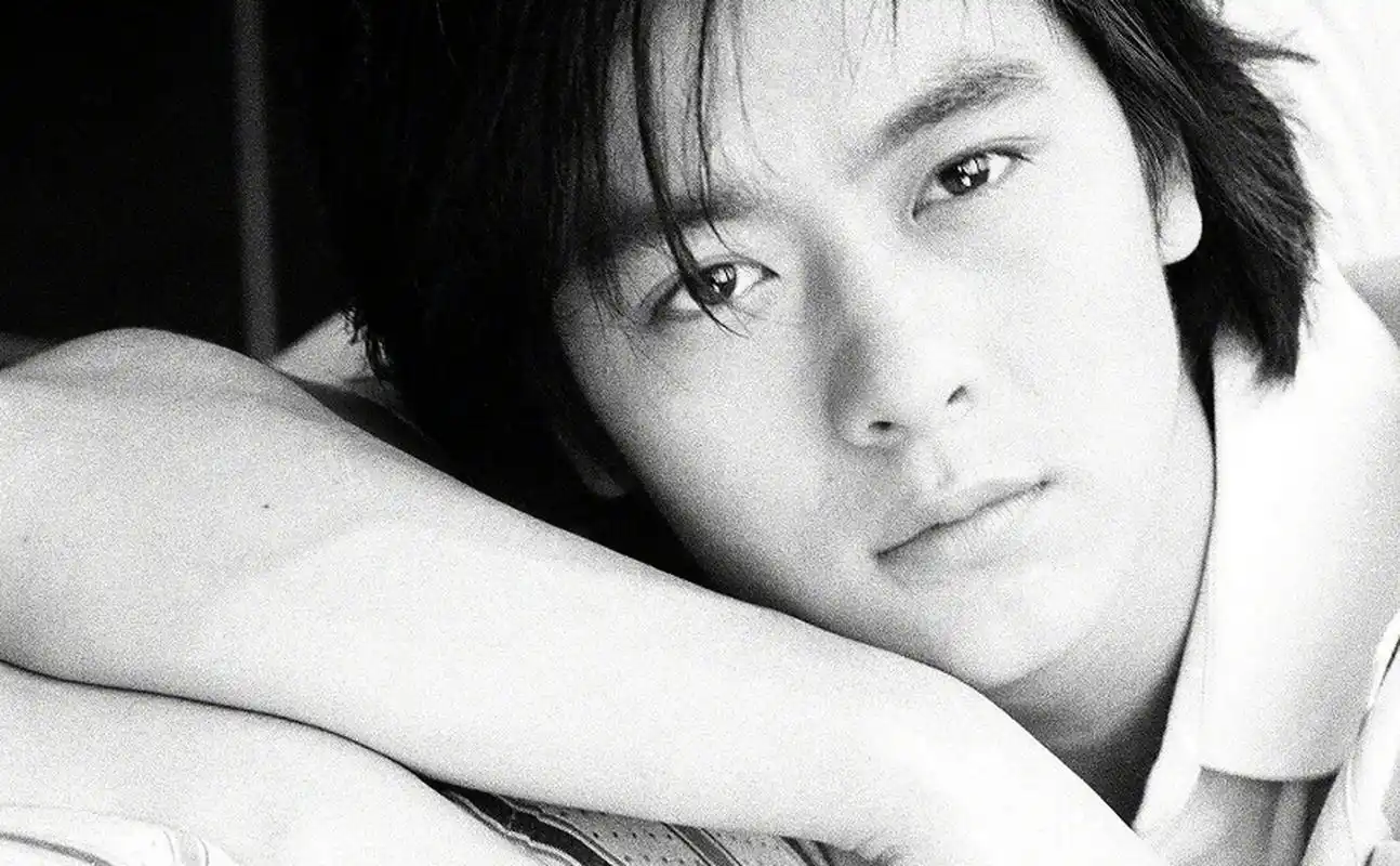 林志颖晒旧照,这么多年他真的没啥变化.