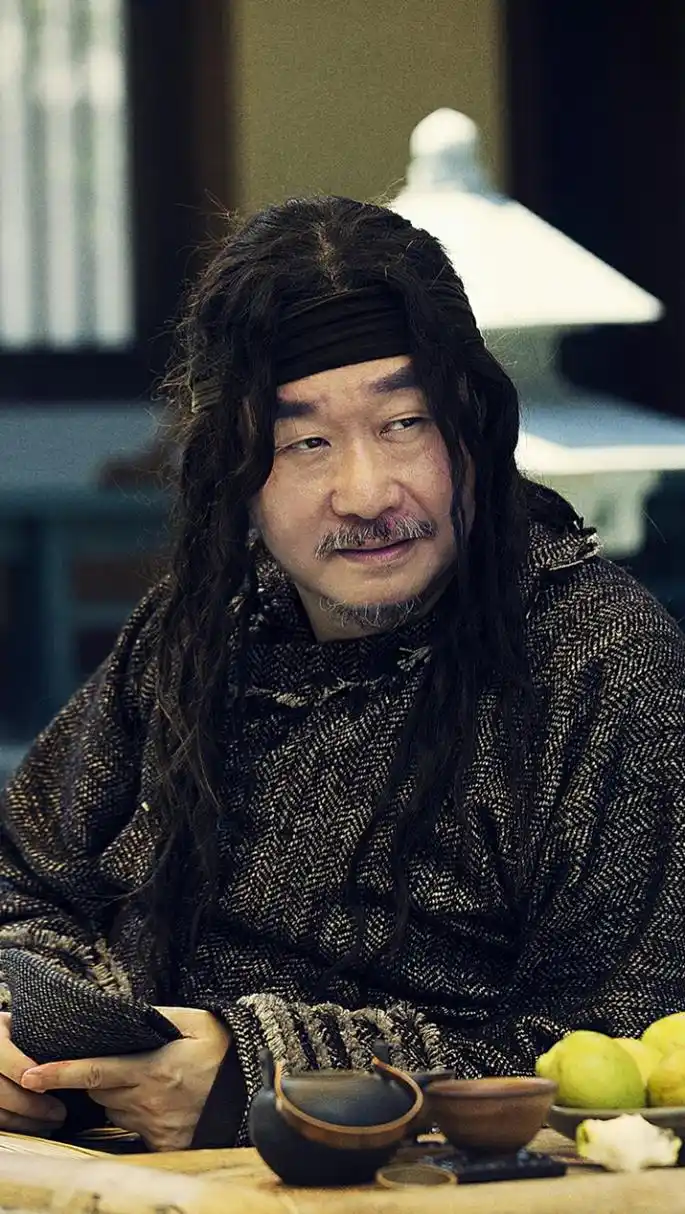 演员刘桦,在拍摄疯狂的石头的时候,认识了黄渤,也认识了王迅,王迅是