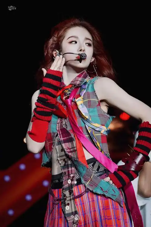 喻言溯造型梦回青你