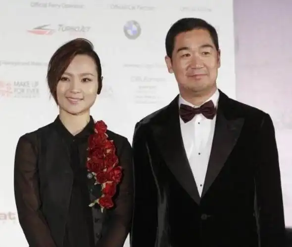 张国立前妻罗秀春现任老婆邓婕为什么没有生子