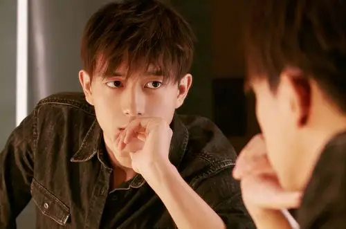 杨紫李现为对方画像互黑,网友:都是灵魂画手啊!