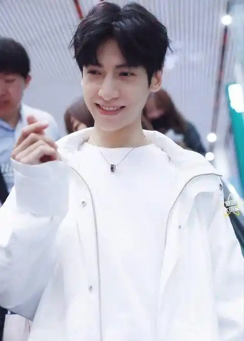 原创"润玉"罗云熙深夜发文回复留言,网友:原来这样才会被翻牌_谭松韵