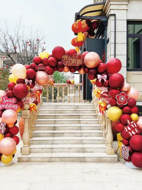 济南华山珑城别墅婚房拱门气球布置结婚布置