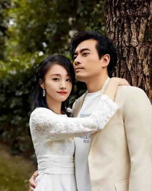 认识15天闪恋闪婚,陈龙和章龄之,相差10岁的爱情羡煞旁人!