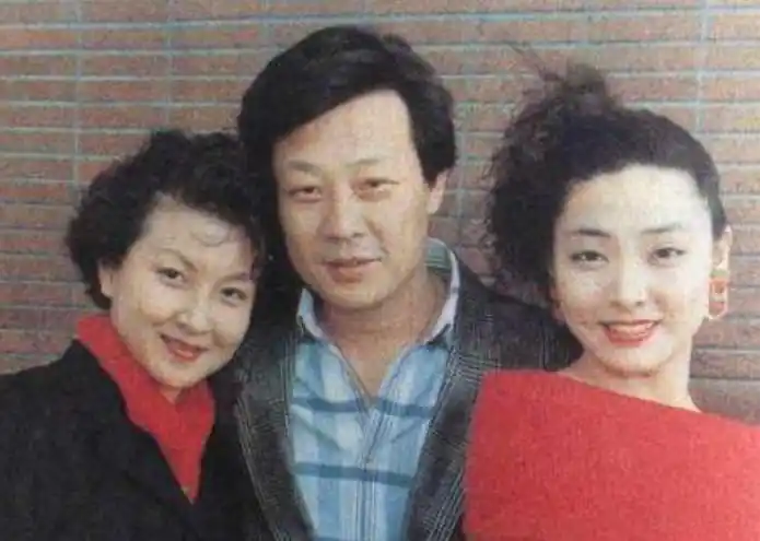 台湾演员寇世勋:娶两个老婆住上下楼,如今儿女双全家庭和睦|寇世勋|许